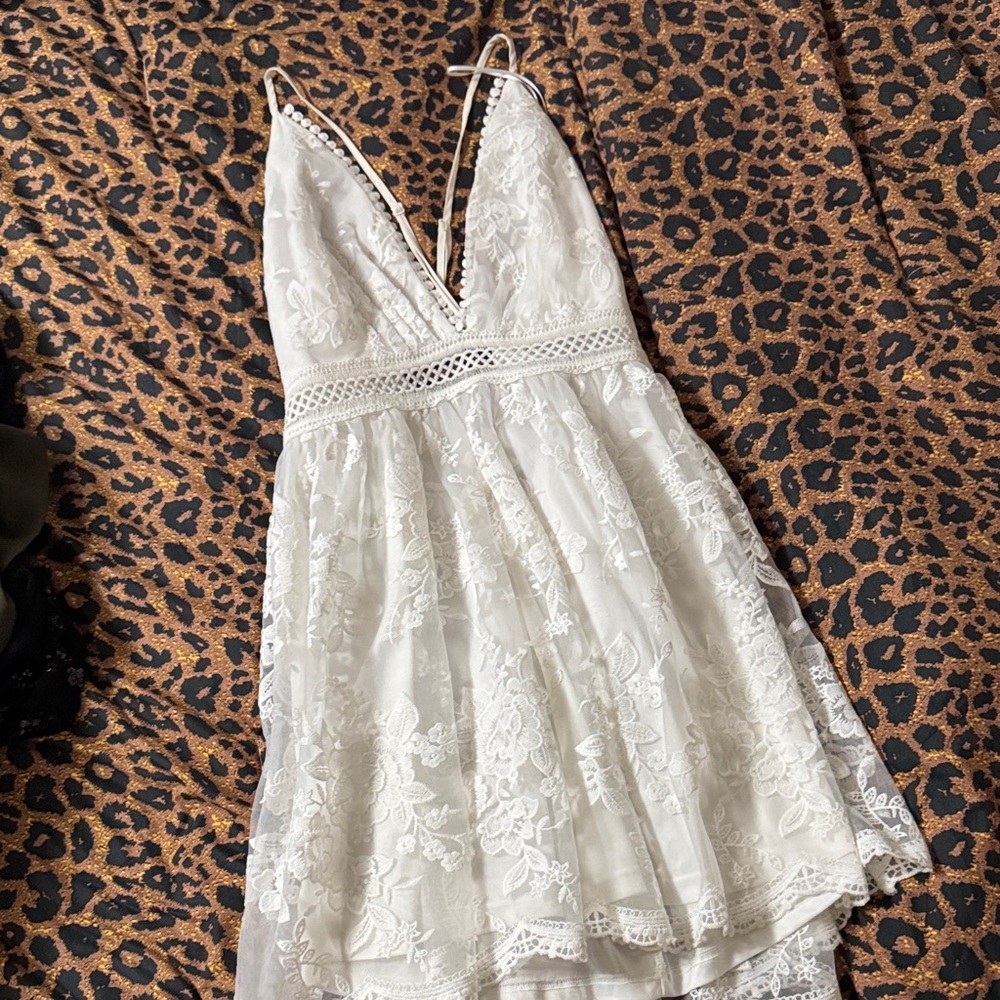 Miss Avenue White Lace Backless Dress